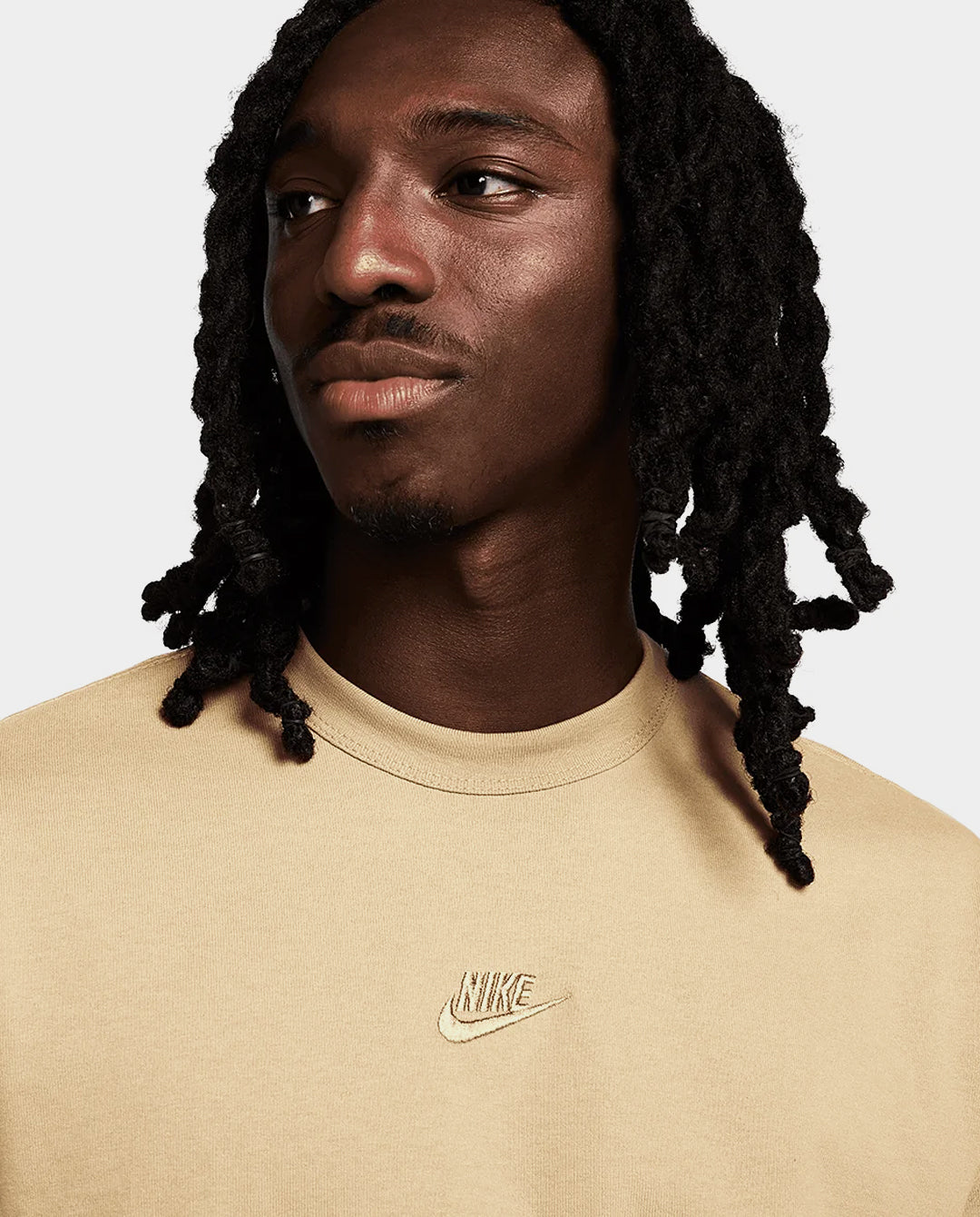 Nike - Premium Essentials T-Shirt - Parachute Beige T-Shirts Nike