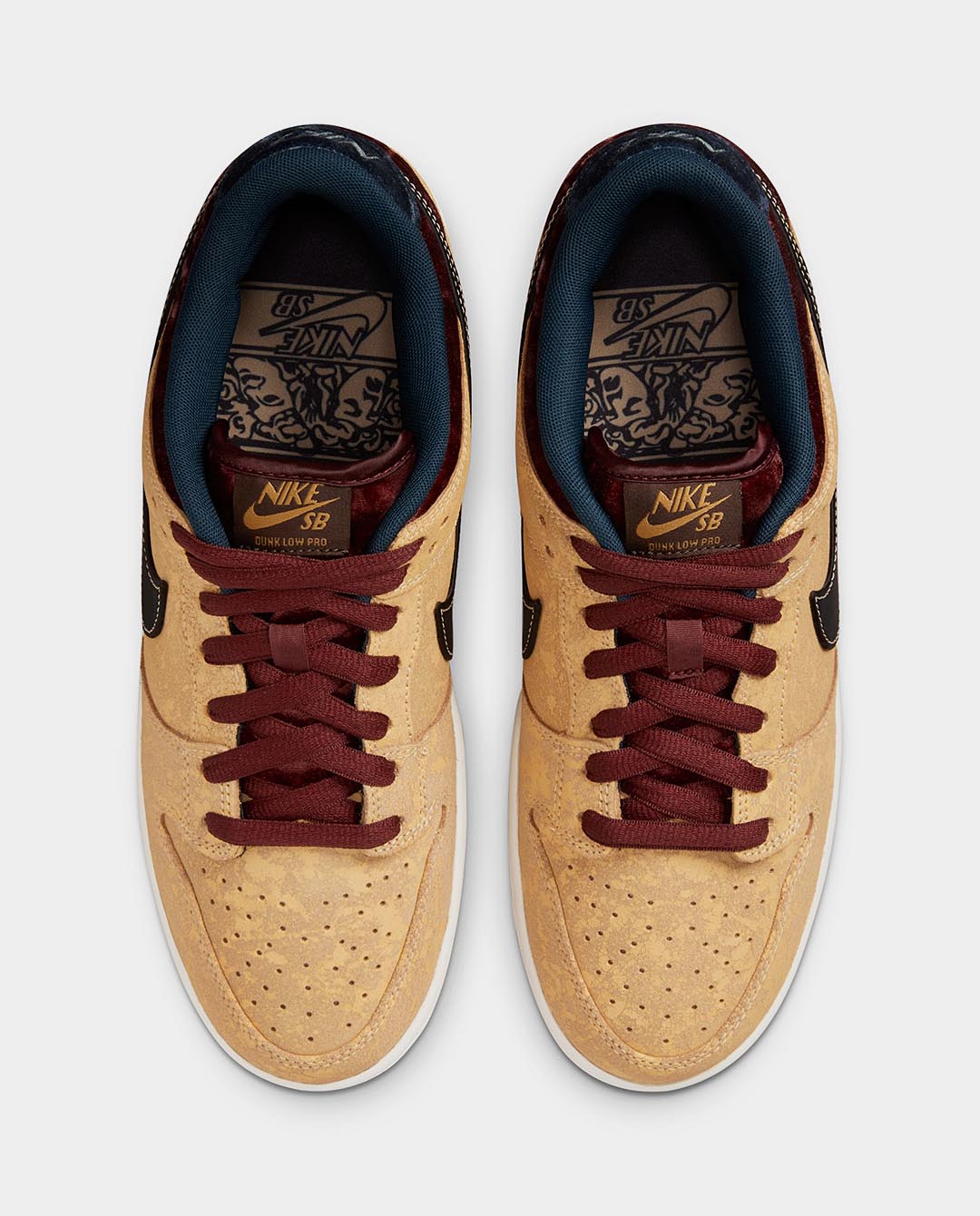 Nike SB - Dunk Low “City of Cinema” Shoe - Gold Leaf Shoes Nike