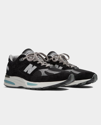 New Balance - Made in UK 991v2 Shoe - Black Shoes New Balance   