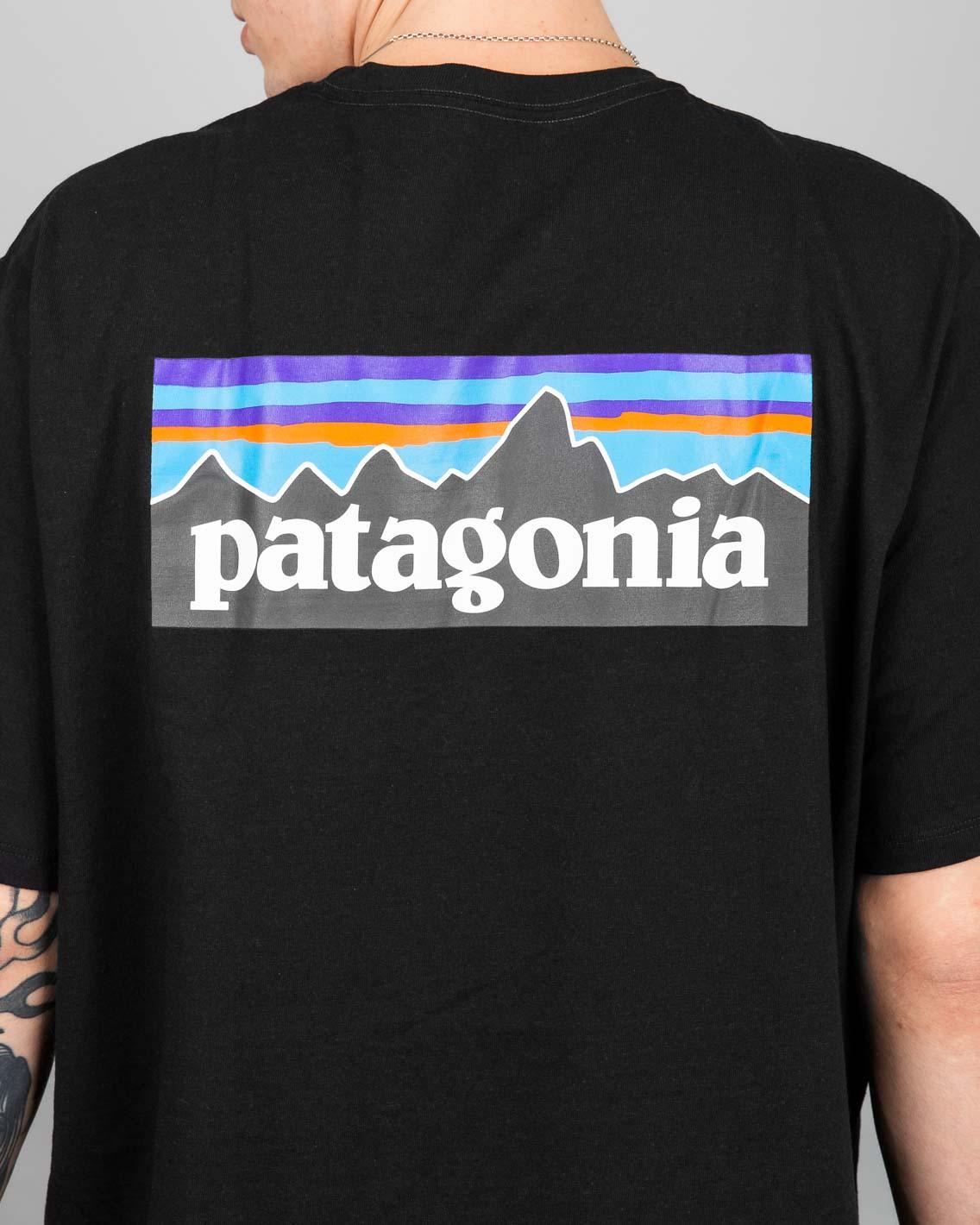 Patagonia - M's P-6 Logo Responsibili Tee - Black T-Shirts Patagonia   